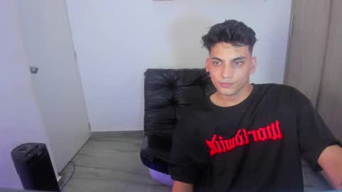Snapshot of luxrx chatting on June 2026 07:16:02 PM luxrx online show from June 2026 07:16:02 PM