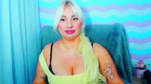 Snapshot of luxuriaaa chatting on June 2026 07:27:02 PM Luxuriaa online show from June 2026 07:27:02 PM