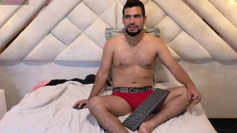 Lesly And Arnold online show from February 2025 09:38:02 AM