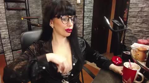 Snapshot of luxurymistress chatting on January 2025 03:03:01 PM Spoiled dominant mindfucker mistress MakeupartistNail ArtistFitness and Yoga lover online show from January 2025 03:03:01 PM
