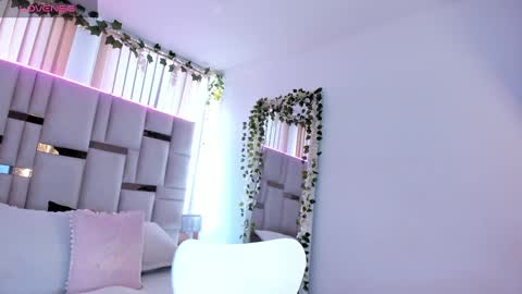 lya_brown online show from November 2025 12:15:02 PM