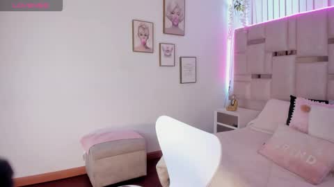 lya_brown online show from December 2025 12:21:02 PM