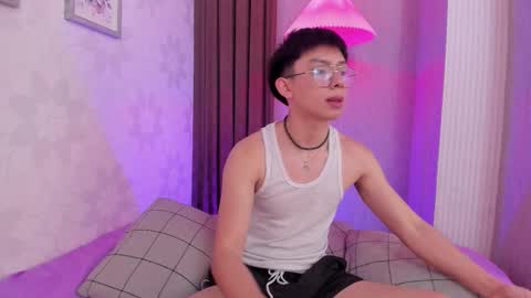Lyan online show from September 2025 07:14:02 PM