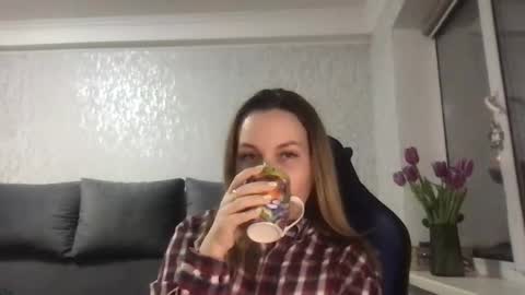 Tina online show from March 2025 08:00:01 PM