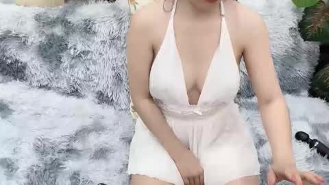 Snapshot of lyly_sweet97 chatting on May 2026 12:18:01 AM lyly_sweet97 online show from May 2026 12:18:01 AM