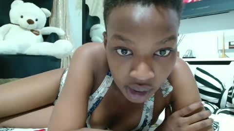 lyne898 online show from April 2026 04:29:01 AM