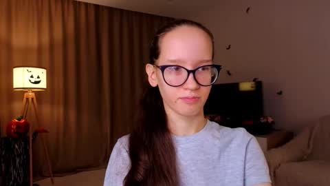 Sara online show from November 2025 04:07:02 PM