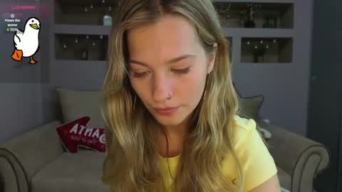 Lynn online show from November 2025 04:00:01 PM