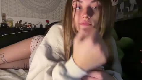 lynnxadams online show from July 2026 04:10:02 AM