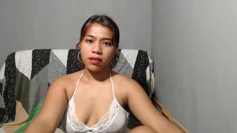 Snapshot of lynskaye2005 chatting on June 2026 08:50:02 PM Lyn online show from June 2026 08:50:02 PM