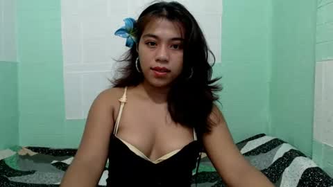 Snapshot of lynskaye2005 chatting on July 2026 09:54:02 PM Lyn online show from July 2026 09:54:02 PM