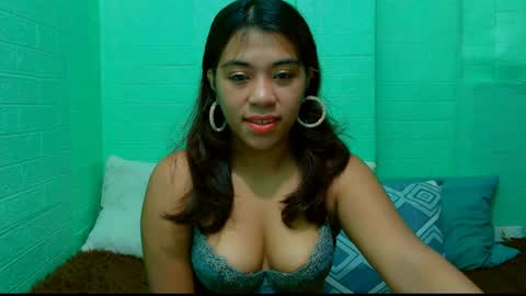 Snapshot of lynskaye2005 chatting on July 2026 06:53:01 PM Lyn online show from July 2026 06:53:01 PM