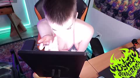 Snapshot of lynxanarres chatting on December 2024 12:34:02 AM Lynx Anarres online show from December 2024 12:34:02 AM