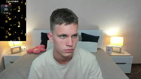Snapshot of m0neyken_ chatting on June 2026 05:45:01 AM m0neyken_ online show from June 2026 05:45:01 AM