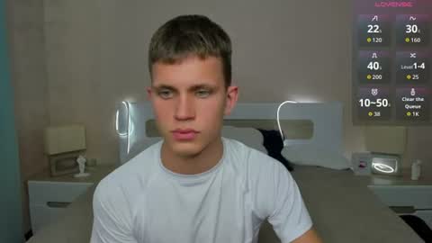 Snapshot of m0neyken_ chatting on July 2026 07:11:01 AM m0neyken_ online show from July 2026 07:11:01 AM