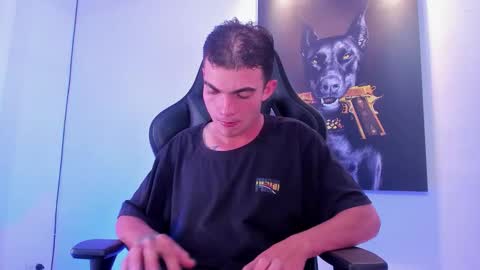 Snapshot of m0ntana777 chatting on November 2025 02:42:01 PM m0ntana777 online show from November 2025 02:42:01 PM