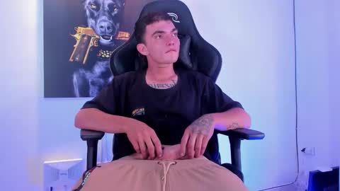 Snapshot of m0ntana777 chatting on November 2025 09:51:02 PM m0ntana777 online show from November 2025 09:51:02 PM