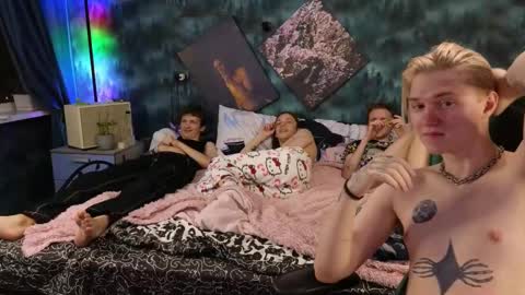 Snapshot of m1shq chatting on March 2025 01:01:02 AM m1shq online show from March 2025 01:01:02 AM