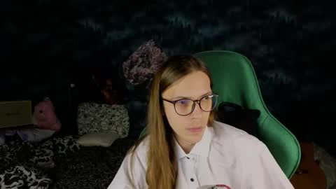 Snapshot of m1shq chatting on September 2025 05:03:02 PM m1shq online show from September 2025 05:03:02 PM