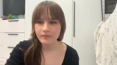 m1umiu online show from April 2026 05:03:01 PM