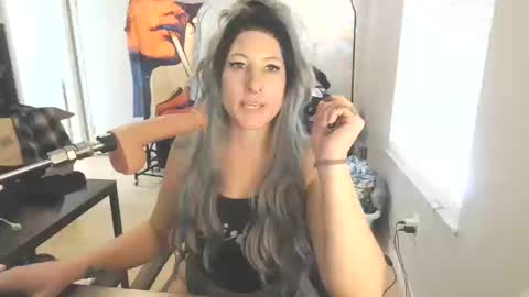 Snapshot of m3taaa chatting on October 2025 07:02:01 PM M3ta online show from October 2025 07:02:01 PM