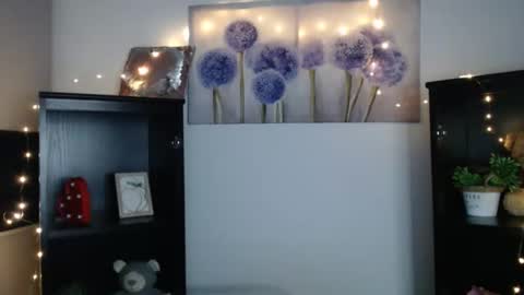 m_i_k_i_ online show from February 2026 10:58:02 AM