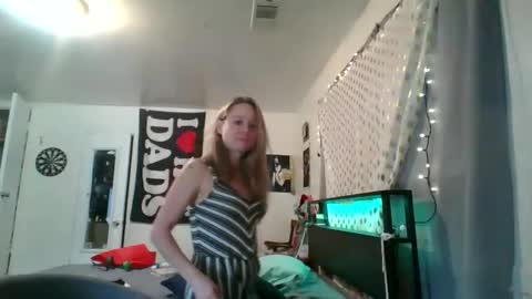 Snapshot of maceyloves chatting on April 2026 04:45:02 PM maceyloves online show from April 2026 04:45:02 PM