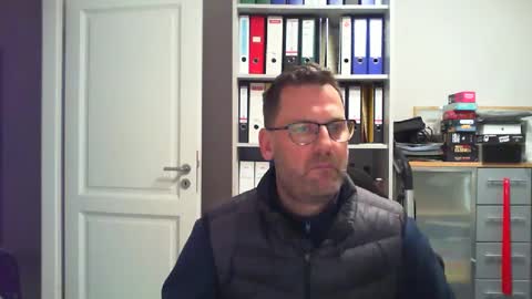 macfly67 online show from December 2024 04:14:02 PM