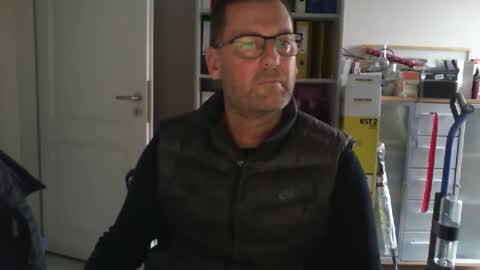 Snapshot of macfly67 chatting on January 2026 01:59:02 PM macfly67 online show from January 2026 01:59:02 PM