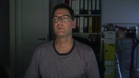 Snapshot of macfly67 chatting on February 2026 06:50:01 AM macfly67 online show from February 2026 06:50:01 AM