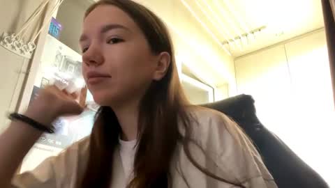 Mila online show from May 2026 05:02:01 AM