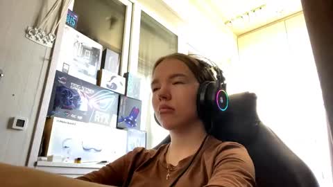 Mila online show from May 2026 09:06:01 AM