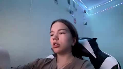Mila online show from May 2026 06:26:01 PM