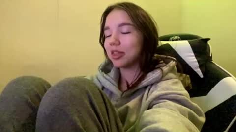 Mila online show from May 2026 06:13:01 PM
