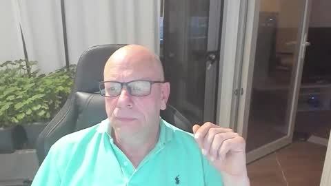 Snapshot of machinegun3dx chatting on January 2026 05:33:01 AM Andy online show from January 2026 05:33:01 AM