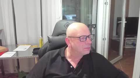 Snapshot of machinegun3dx chatting on February 2026 12:42:02 AM Andy online show from February 2026 12:42:02 AM