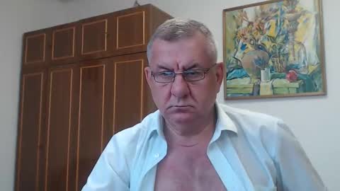 Snapshot of machomale3 chatting on September 2025 04:07:01 PM Macho online show from September 2025 04:07:01 PM