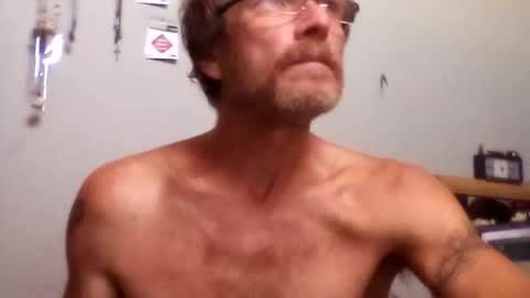 mackdog1369 online show from October 2025 08:09:01 PM