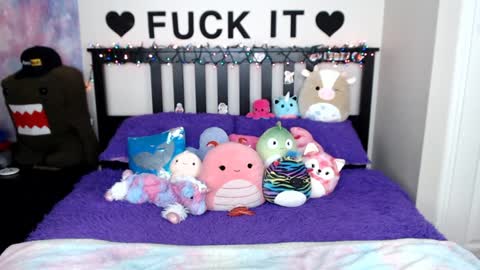 Mackenzie Wolfe online show from December 2024 07:54:01 AM