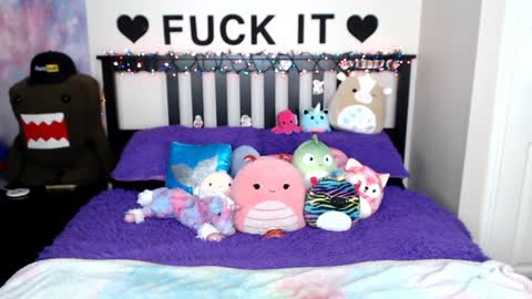 Mackenzie Wolfe online show from December 2024 08:16:02 AM