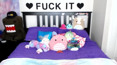 Mackenzie Wolfe online show from December 2024 07:31:01 AM