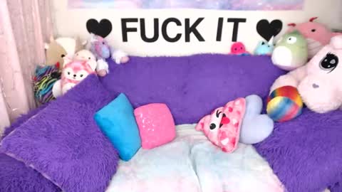 Mackenzie Wolfe online show from February 2026 03:45:02 AM