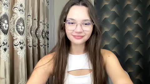 Snapshot of madalenesnedeger chatting on September 2025 04:36:02 AM Alexa online show from September 2025 04:36:02 AM