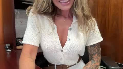 madame_andi online show from July 2026 11:58:02 AM