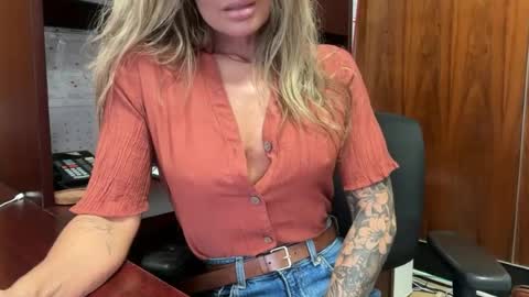 madame_andi online show from July 2026 11:57:01 AM