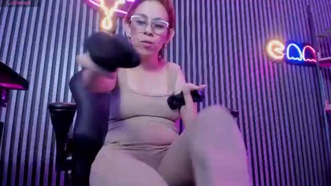 Snapshot of madame_mature1 chatting on June 2026 04:31:02 PM Madame online show from June 2026 04:31:02 PM
