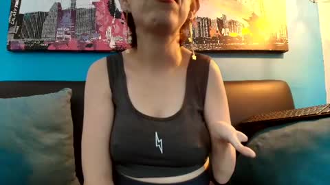 Snapshot of madame_mature1 chatting on June 2026 03:38:02 PM Madame online show from June 2026 03:38:02 PM