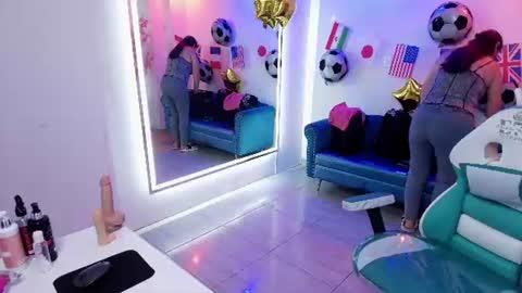 Snapshot of madame_scarllet chatting on July 2026 11:45:02 AM Madame Scarllet online show from July 2026 11:45:02 AM