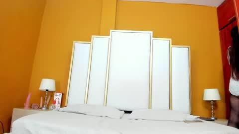 Snapshot of madameheels_ chatting on June 2026 12:29:01 PM Madame Carla online show from June 2026 12:29:01 PM