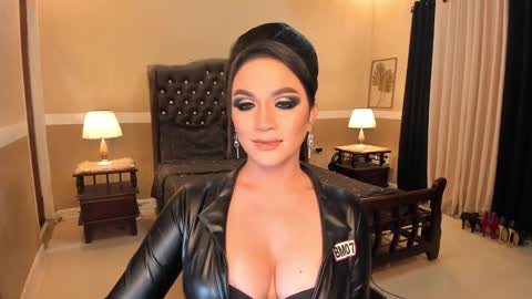 Snapshot of madammistressdominatrixxx chatting on March 2025 03:17:01 AM Alison Kloss online show from March 2025 03:17:01 AM